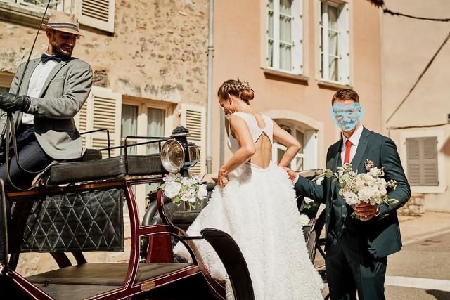 Mariage en calèche en l'Église Saint Sauveur de Bellême